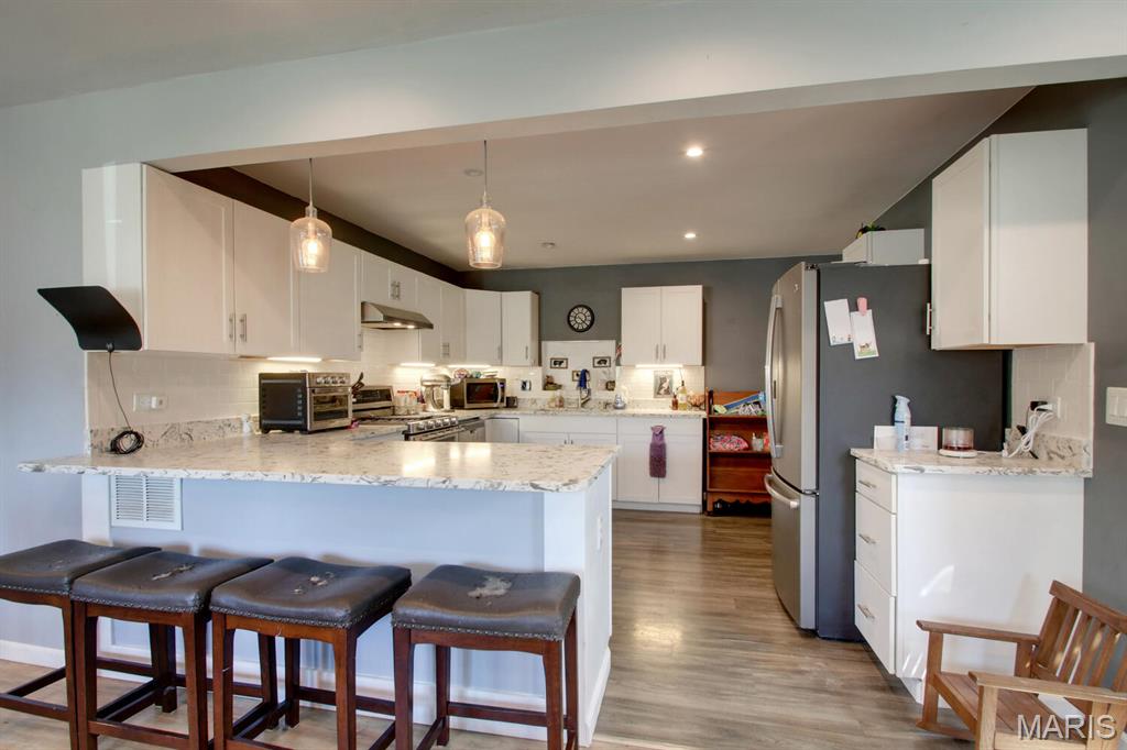 Homes for sale in Hannibal, MO | 2208 Pleasant St, Hannibal, MO 63401 | MLS# MIS25031169