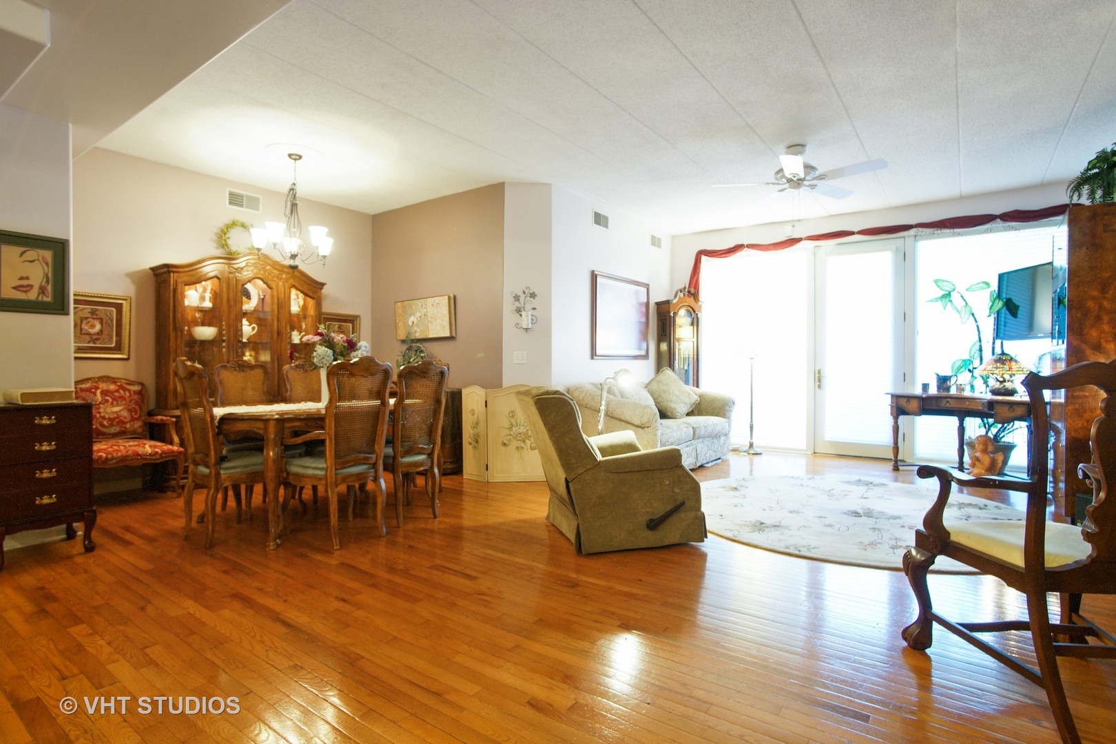 Homes for sale in Park Ridge, IL | 1731 Pavilion Way #207, Park Ridge, IL 60068 | MLS# 09747874