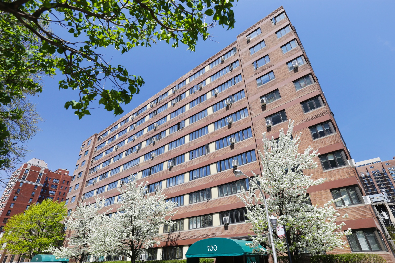1st image of 700 W Bittersweet Pl #605, Chicago, IL 60613 | MLS# 09944333