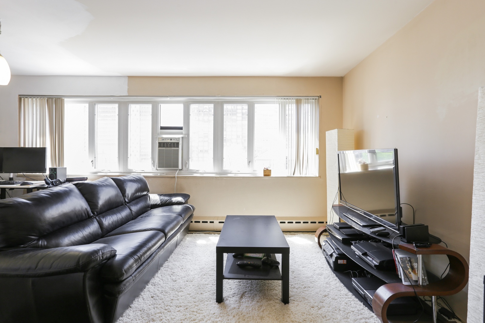 4th image of 700 W Bittersweet Pl #605, Chicago, IL 60613 | MLS# 09944333
