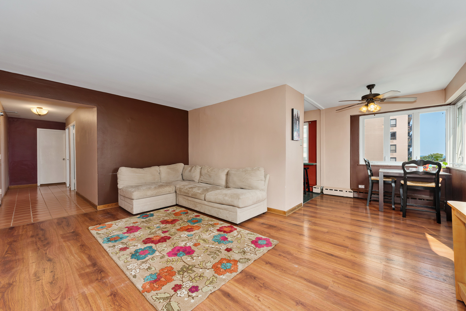 2nd image of 700 W Bittersweet Pl #806, Chicago, IL 60613 | MLS# 10053461