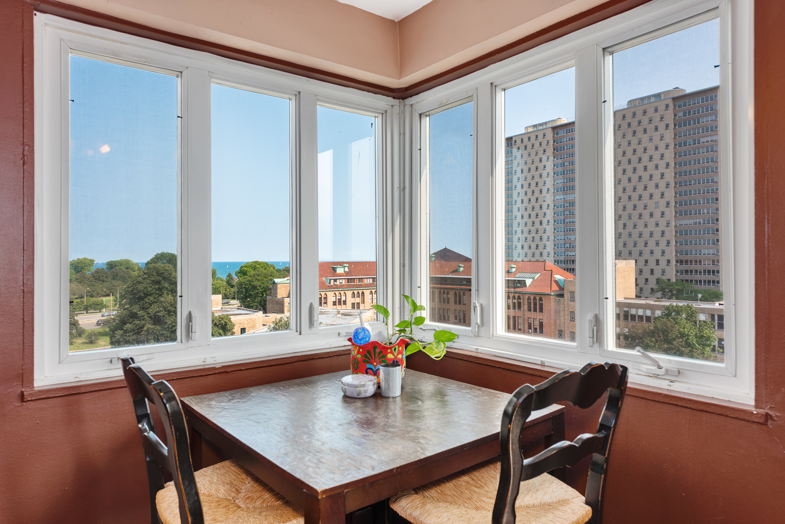 3rd image of 700 W Bittersweet Pl #806, Chicago, IL 60613 | MLS# 10053461