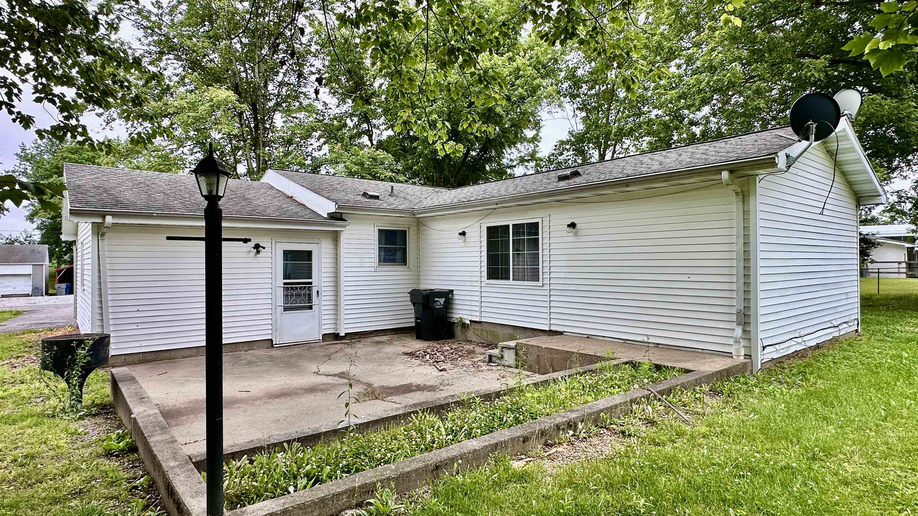 Homes for sale in Thompsonvi, IL | 21773 Illinois Ave, Thompsonvi, IL 62890 | MLS# 100539003