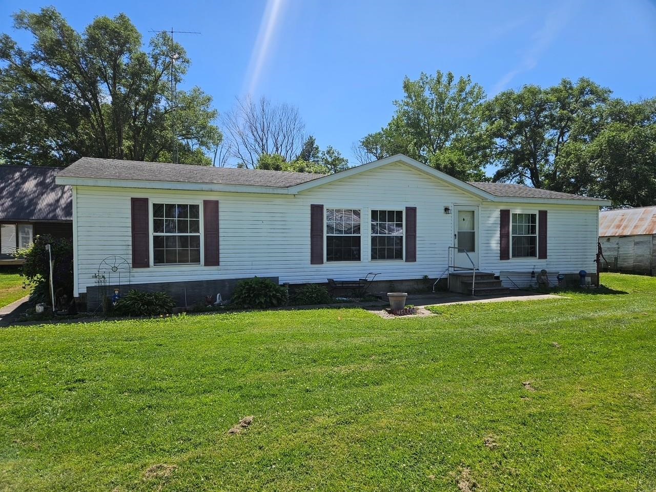Homes for sale in Loraine, IL | 110 E South St, Loraine, IL 62349 | MLS# 100539014
