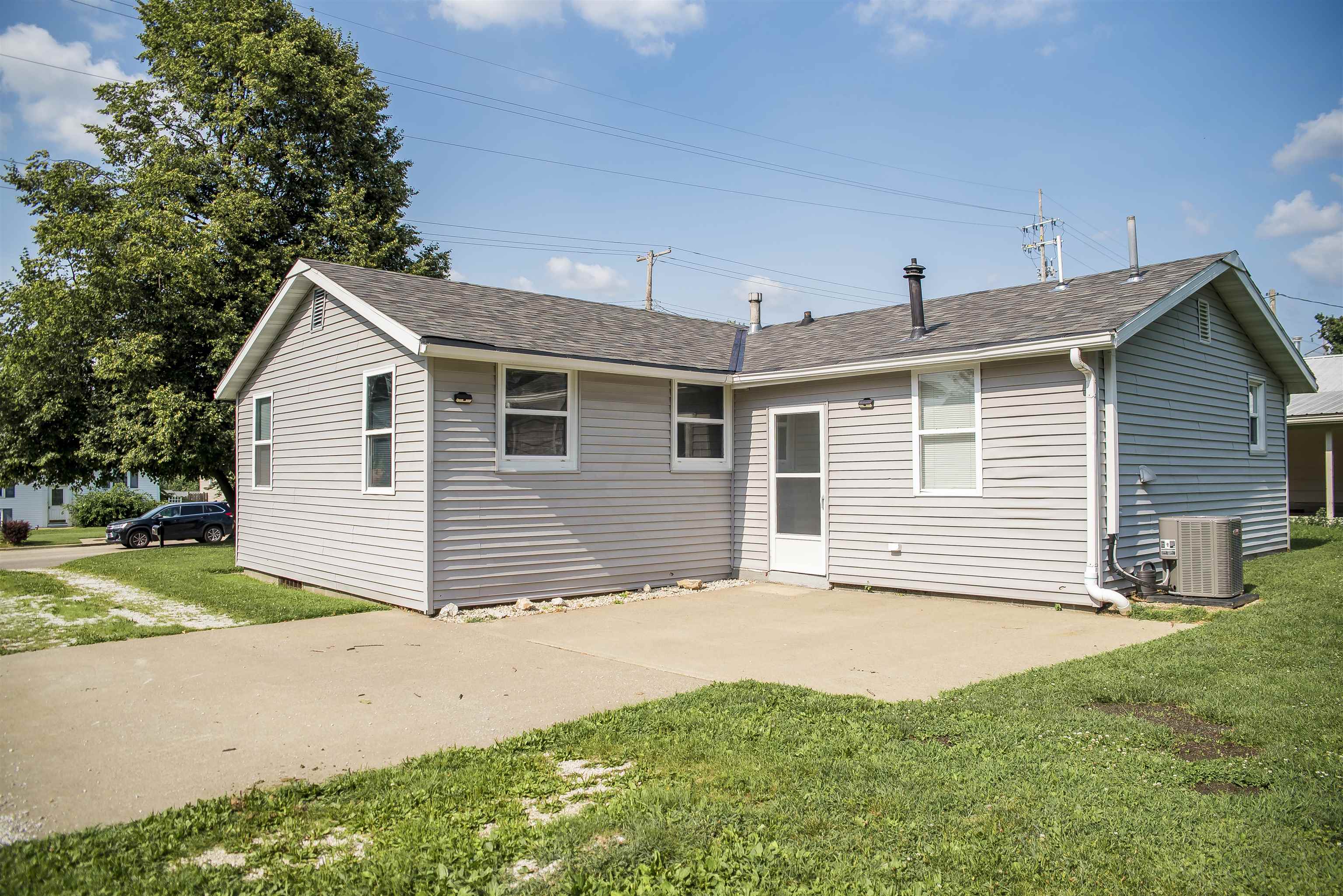 8th image of 3208 Harrison St, Quincy, IL 62301 | MLS# 100539071