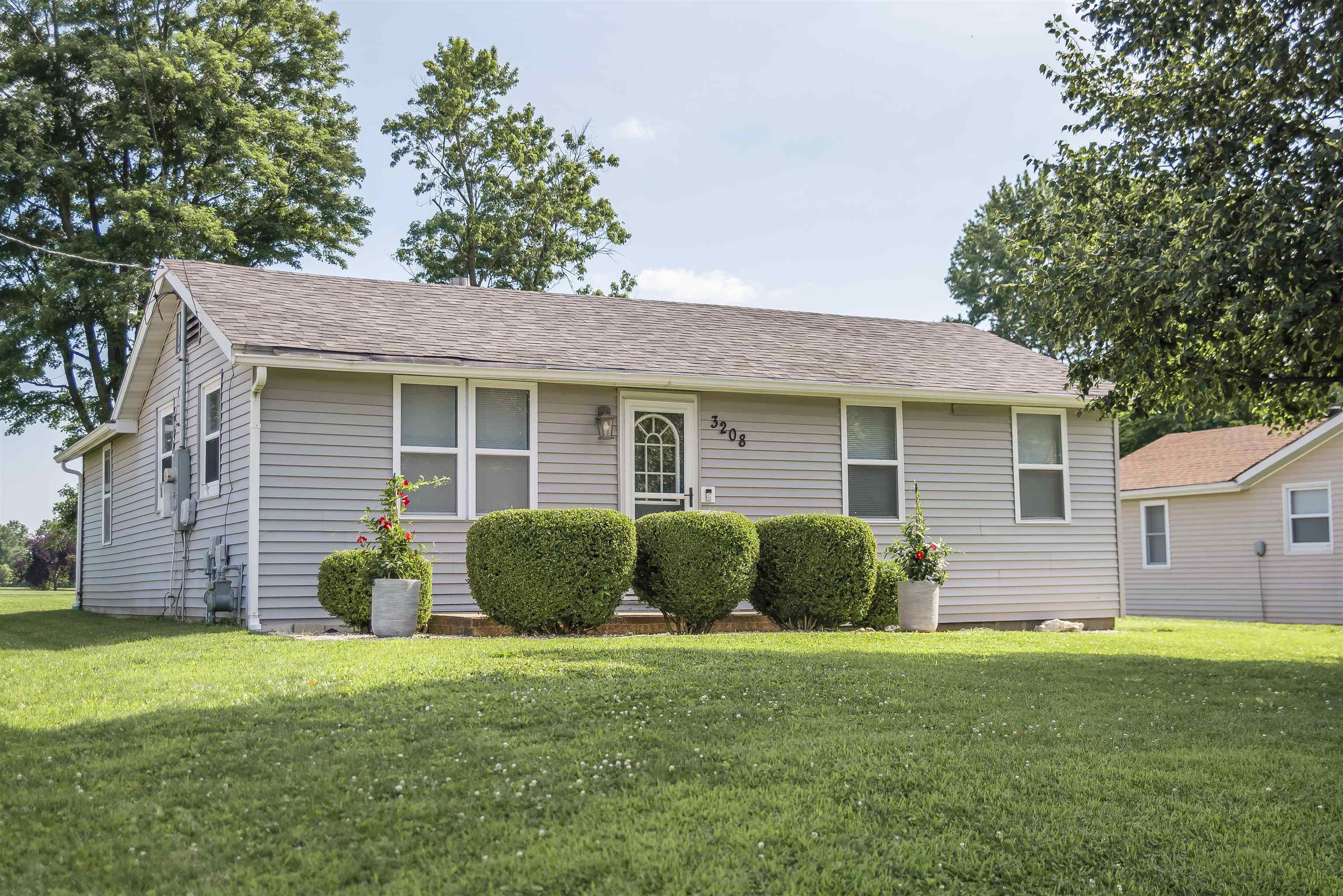 1st image of 3208 Harrison St, Quincy, IL 62301 | MLS# 100539071