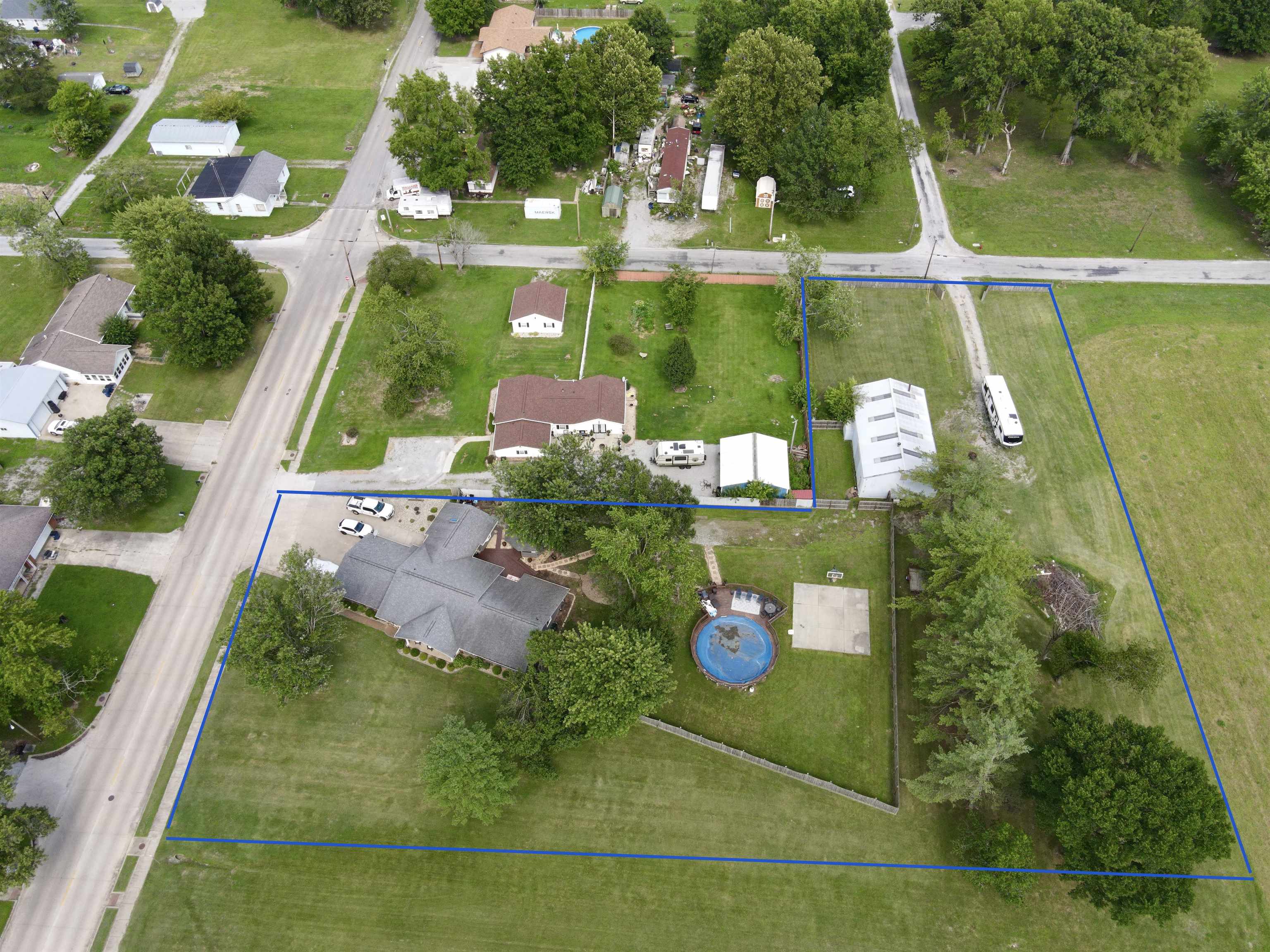5th image of 1402 E Cleveland St E, West Frankfort, IL 62896 | MLS# 100539072