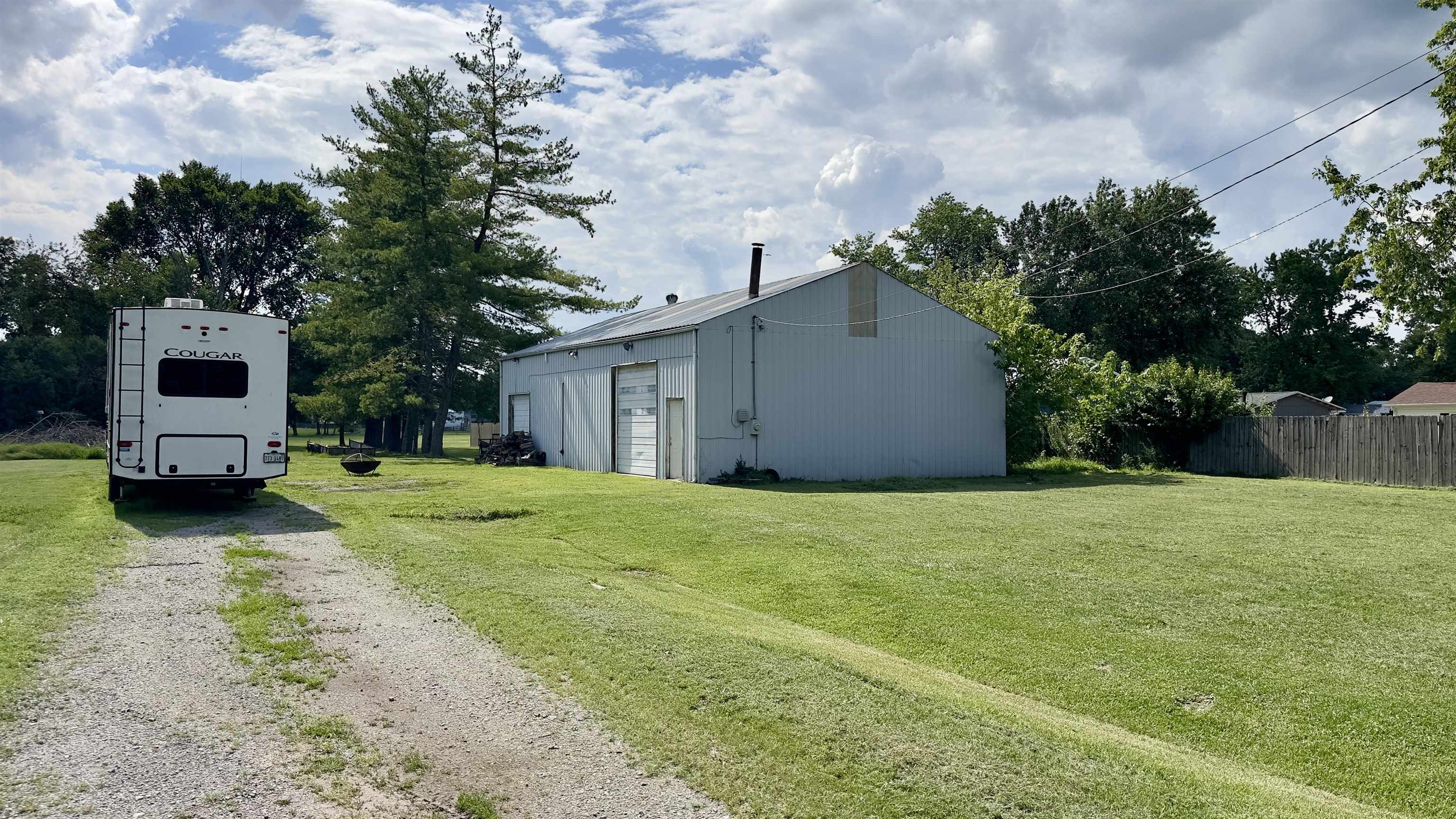 34th image of 1402 E Cleveland St E, West Frankfort, IL 62896 | MLS# 100539072