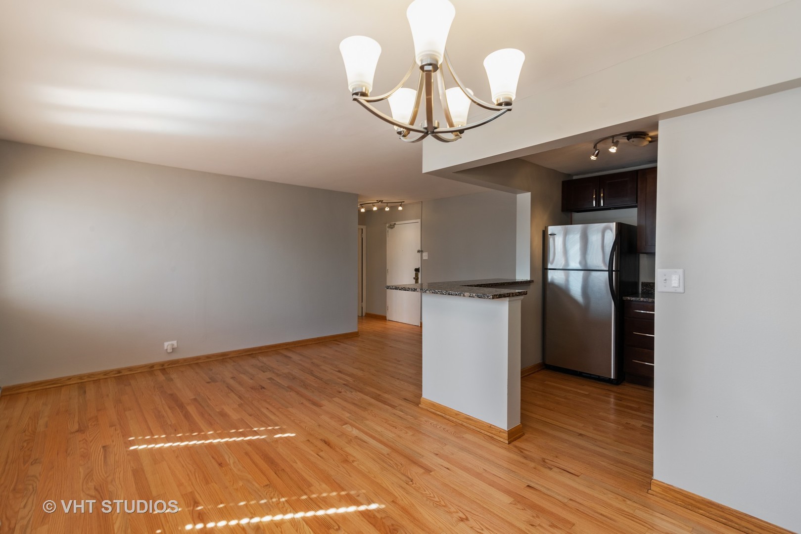 5th image of 700 W Bittersweet Pl #505, Chicago, IL 60613 | MLS# 10306359
