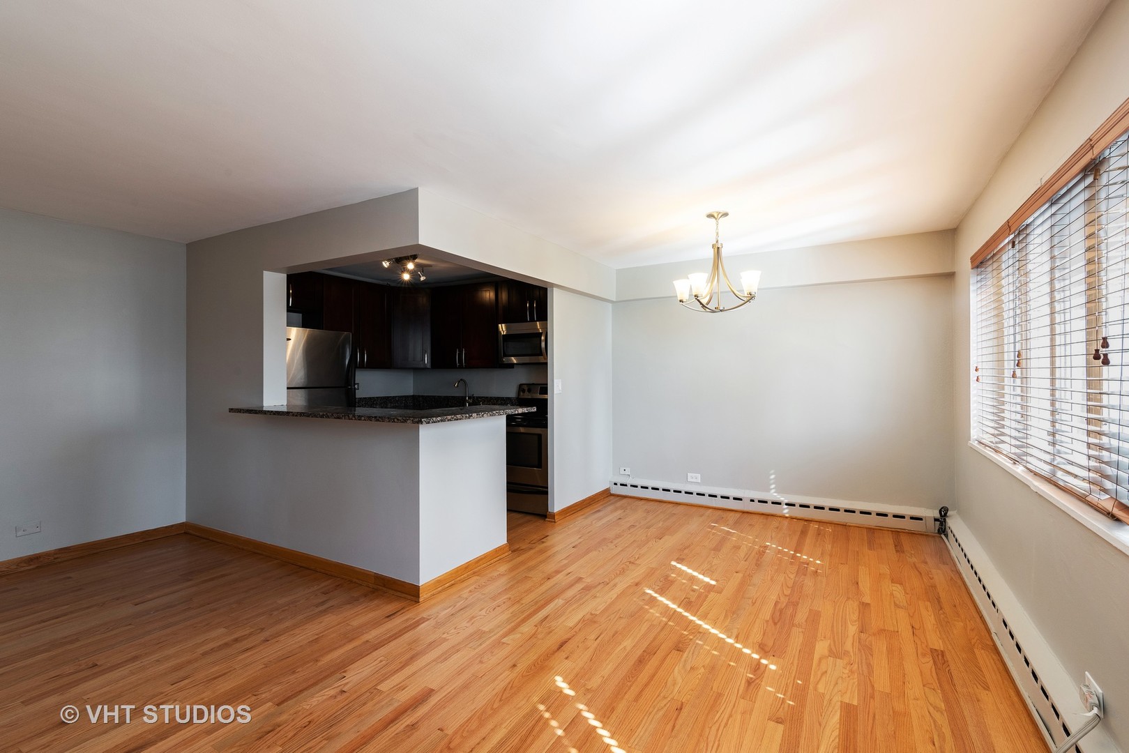 4th image of 700 W Bittersweet Pl #505, Chicago, IL 60613 | MLS# 10306359