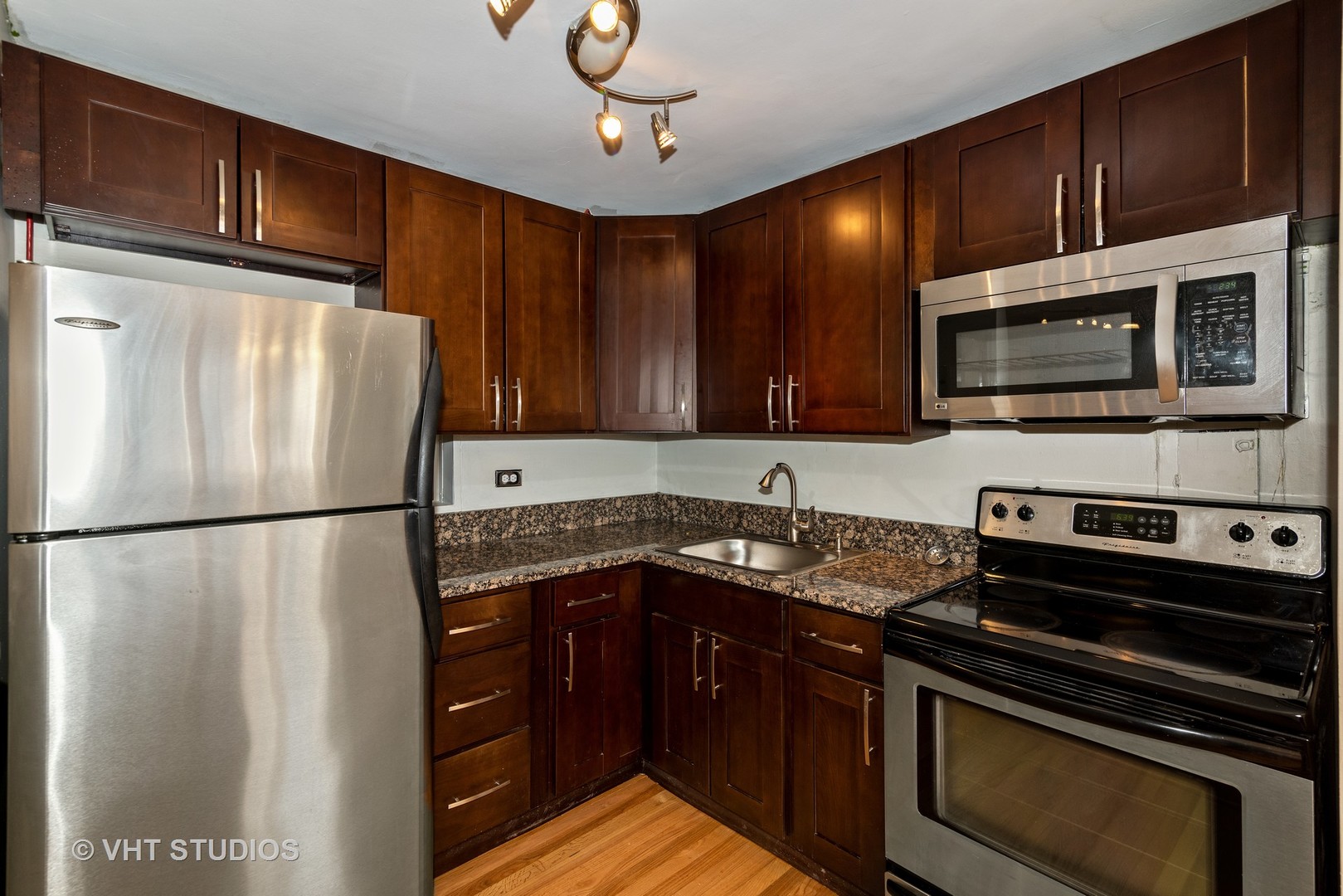 3rd image of 700 W Bittersweet Pl #505, Chicago, IL 60613 | MLS# 10306359