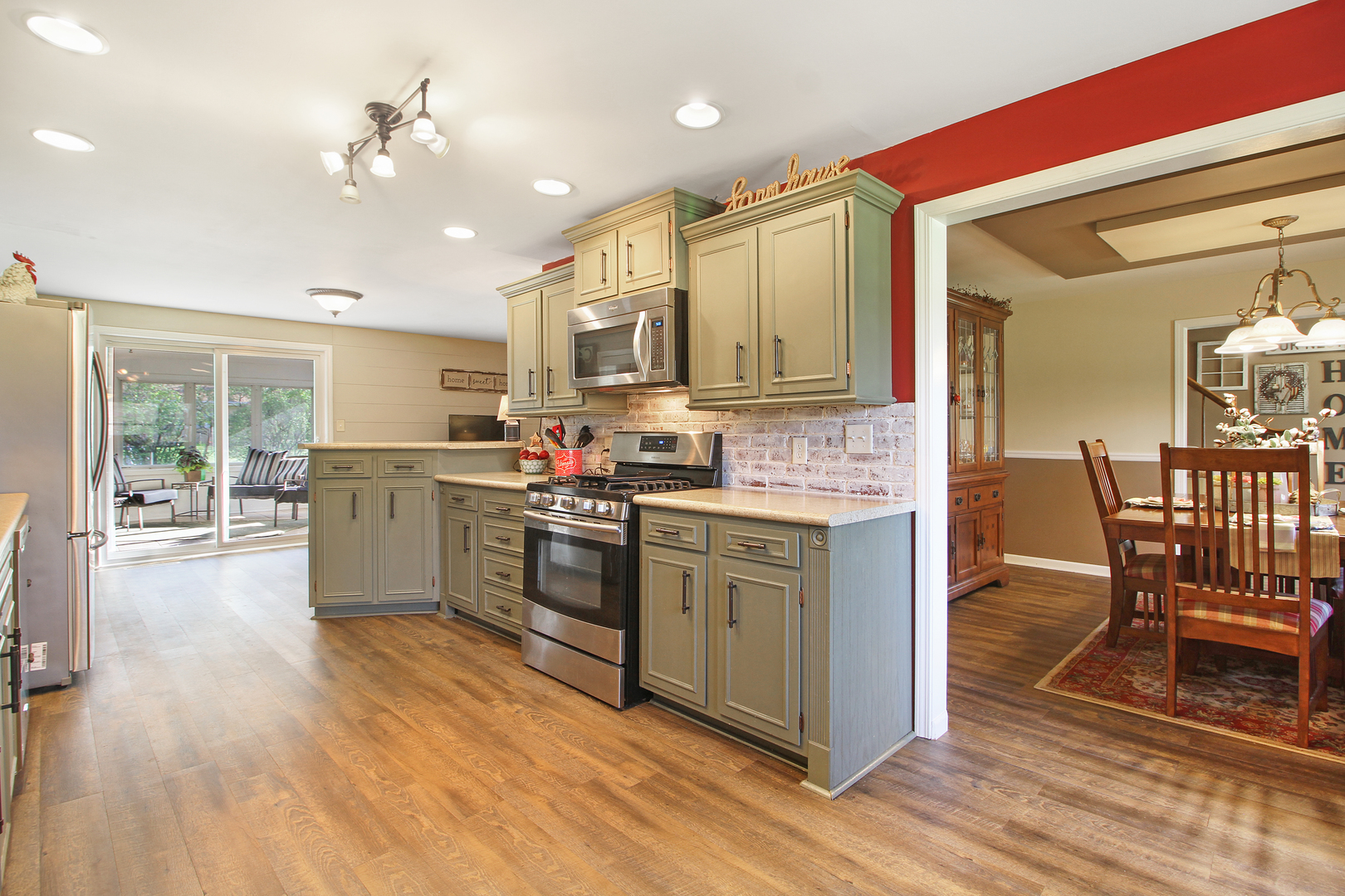 3rd image of 5074 Oakridge Dr, Saint Anne, IL 60964 | MLS# 10358860