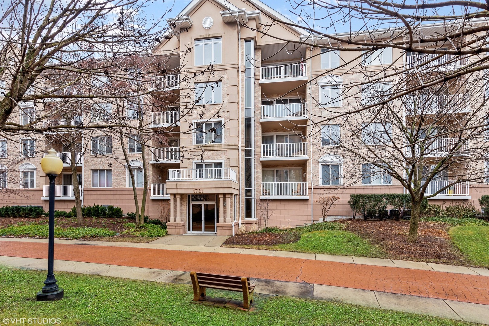 Homes for sale in Park Ridge, IL | 1731 Pavilion Way #301, Park Ridge, IL 60068 | MLS# 10366055