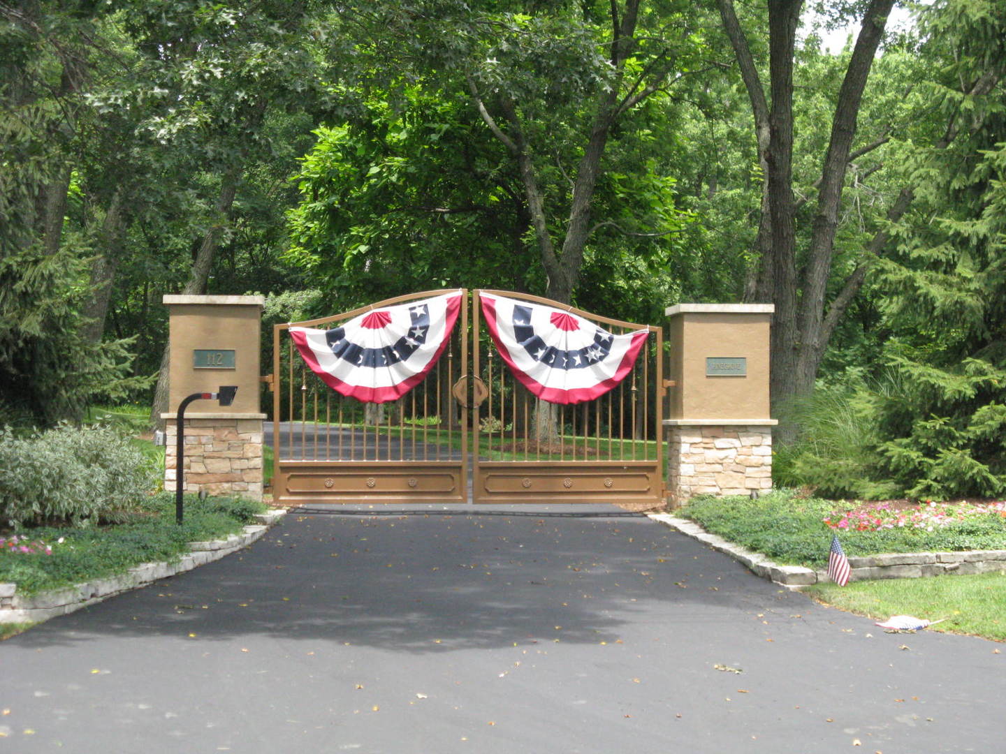 2nd image of 112 Brinker Rd, Barrington, IL 60010 | MLS# 10703799