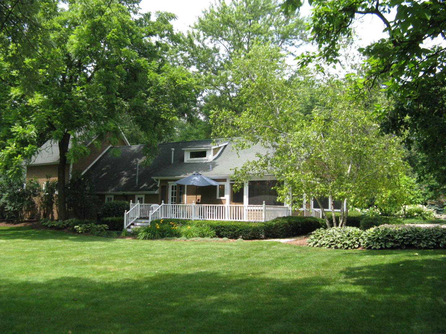 3rd image of 112 Brinker Rd, Barrington, IL 60010 | MLS# 10703799
