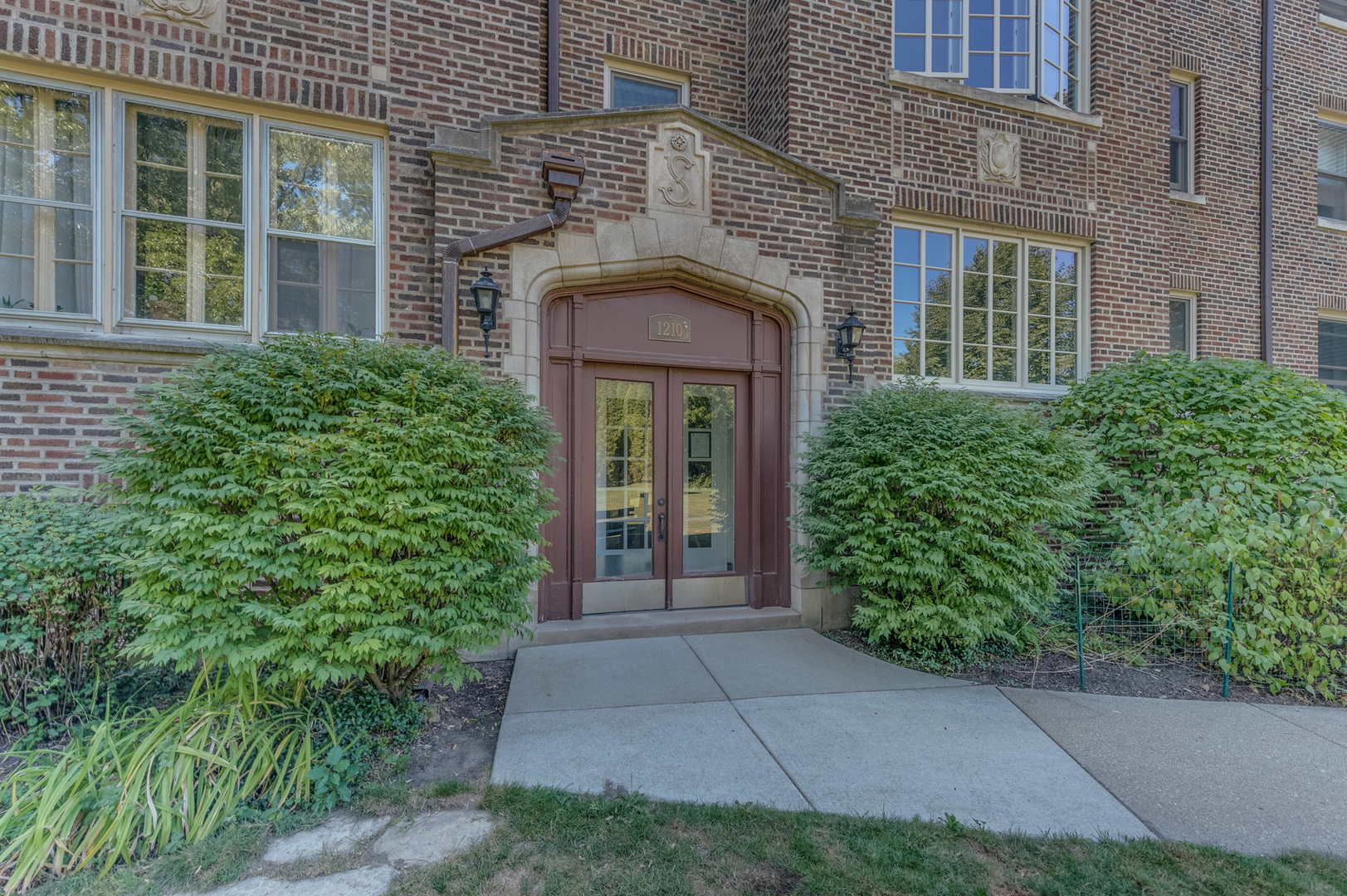 3rd image of 1210 Central St #2S, Evanston, IL 60201 | MLS# 10827362