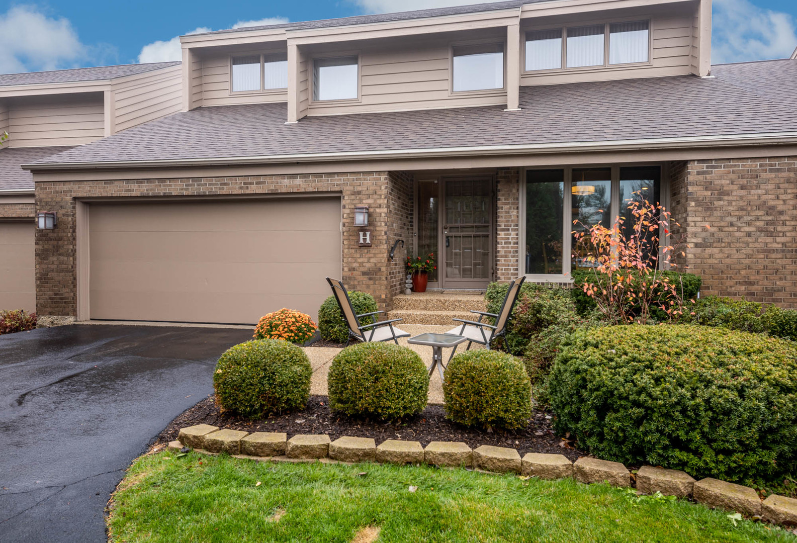 Homes for sale in Rockford, IL | 2202 Churchview Dr #H, Rockford, IL 61107 | MLS# 10915445