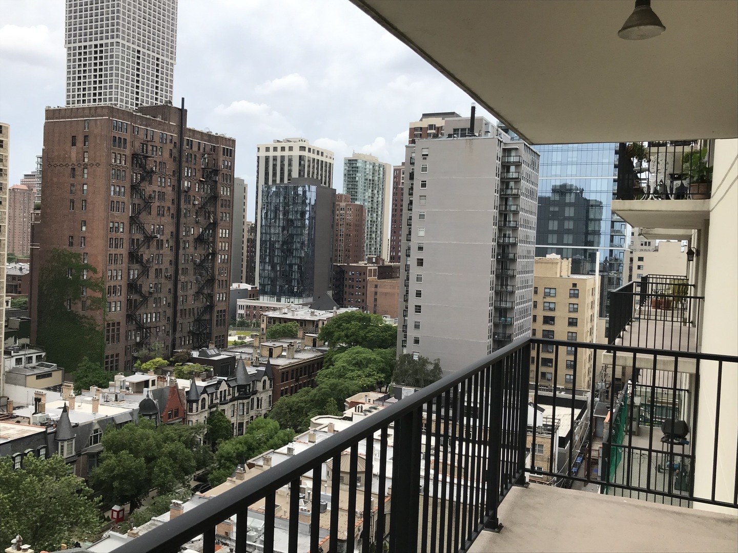 4th image of 71 E Division St #1502, Chicago, IL 60610 | MLS# 10971818