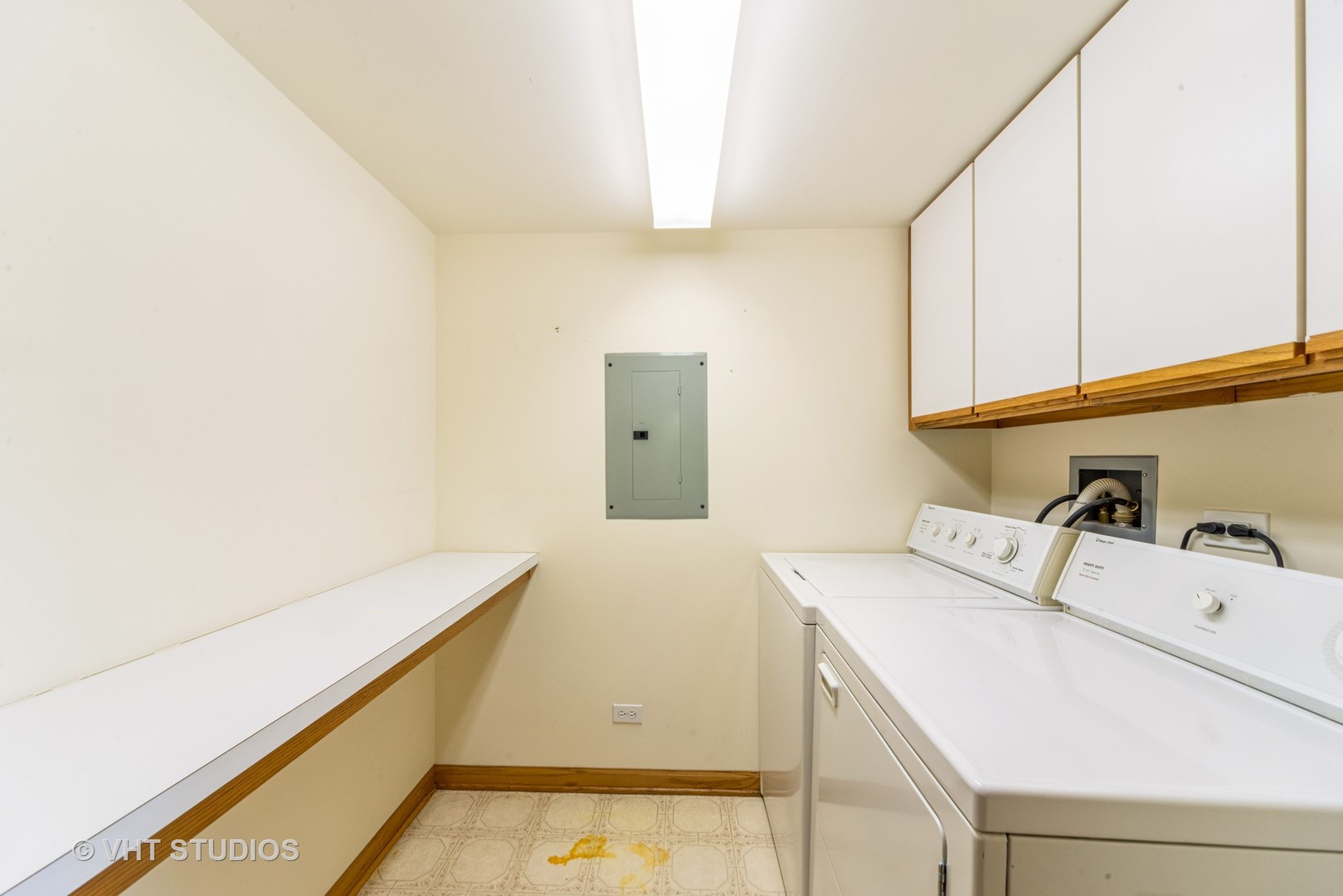 Homes for sale in Niles, IL | 7450 N Waukegan Rd #207, Niles, IL 60714 | MLS# 10999823