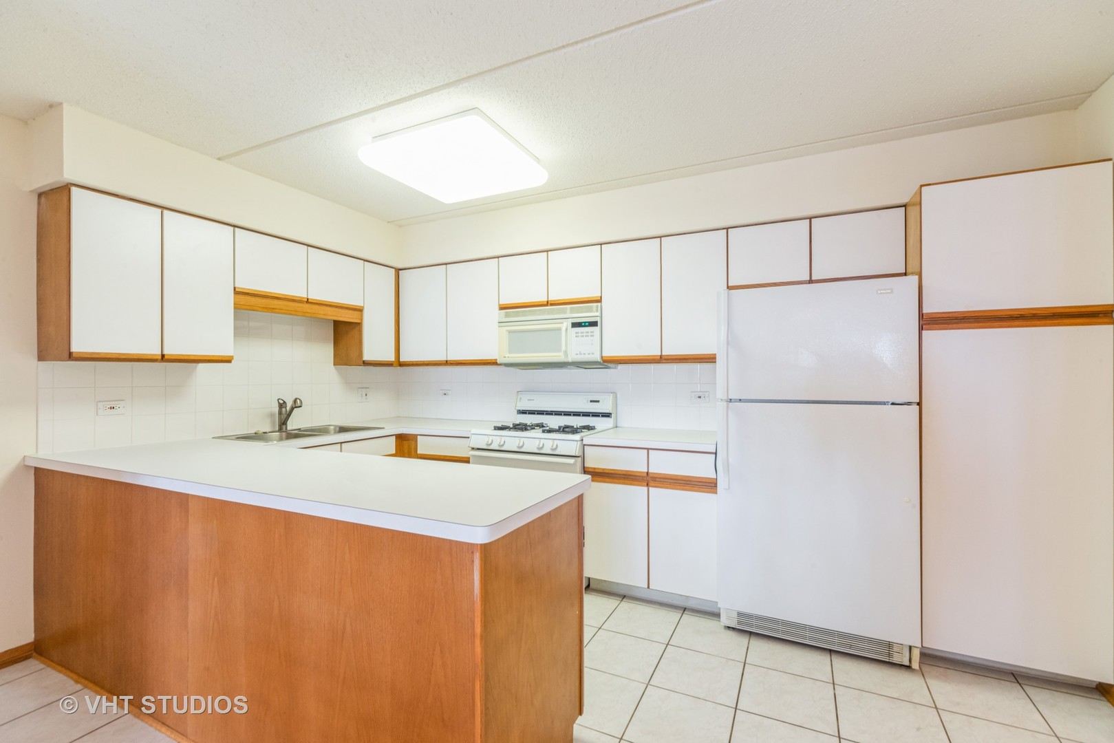 Homes for sale in Niles, IL | 7450 N Waukegan Rd #207, Niles, IL 60714 | MLS# 10999823