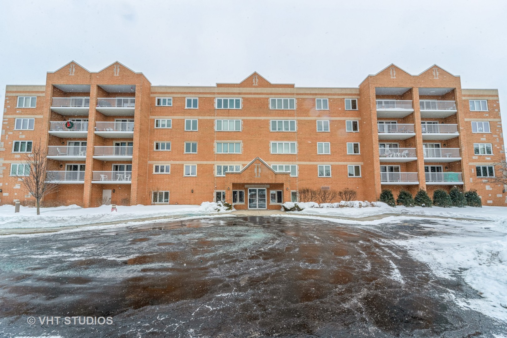 Homes for sale in Niles, IL | 7450 N Waukegan Rd #207, Niles, IL 60714 | MLS# 10999823