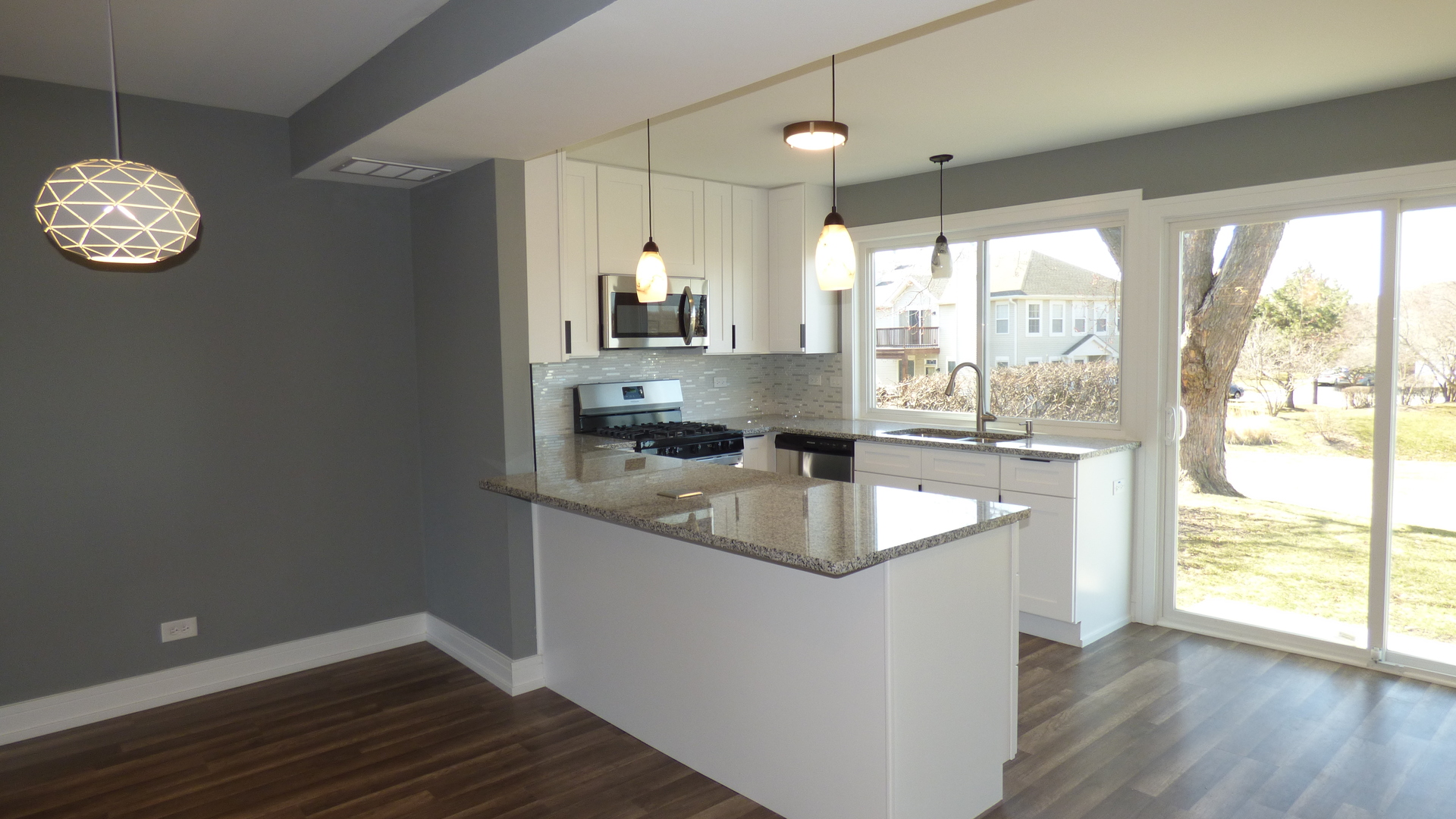 5th image of 1996 Holbrook Ln, Hoffman Estates, IL 60169 | MLS# 11018748