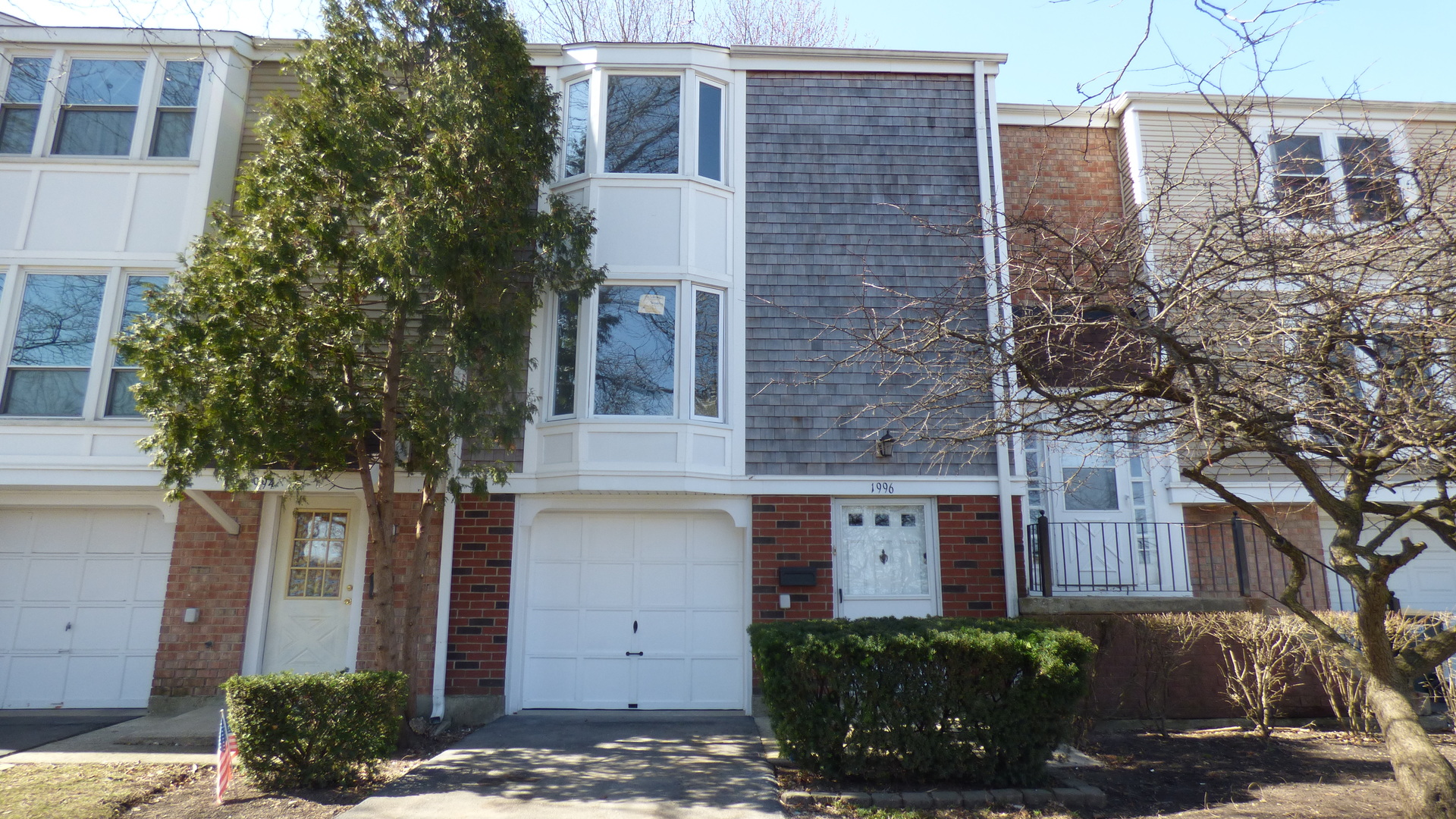 1st image of 1996 Holbrook Ln, Hoffman Estates, IL 60169 | MLS# 11018748