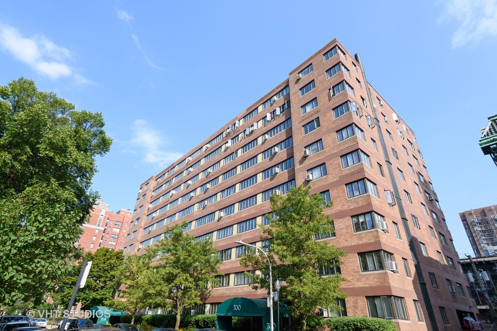 2nd image of 700 W Bittersweet Pl #809, Chicago, IL 60613 | MLS# 11134057