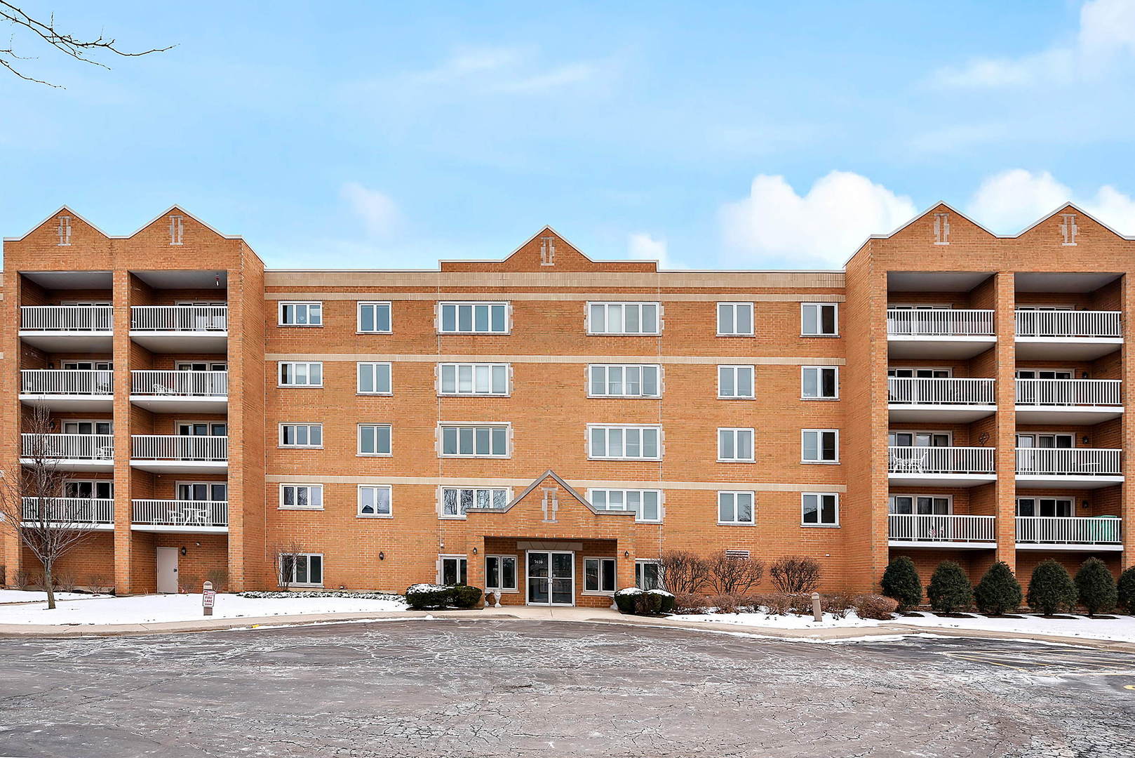 Homes for sale in Niles, IL | 7450 N Waukegan Rd #205, Niles, IL 60714 | MLS# 11345427