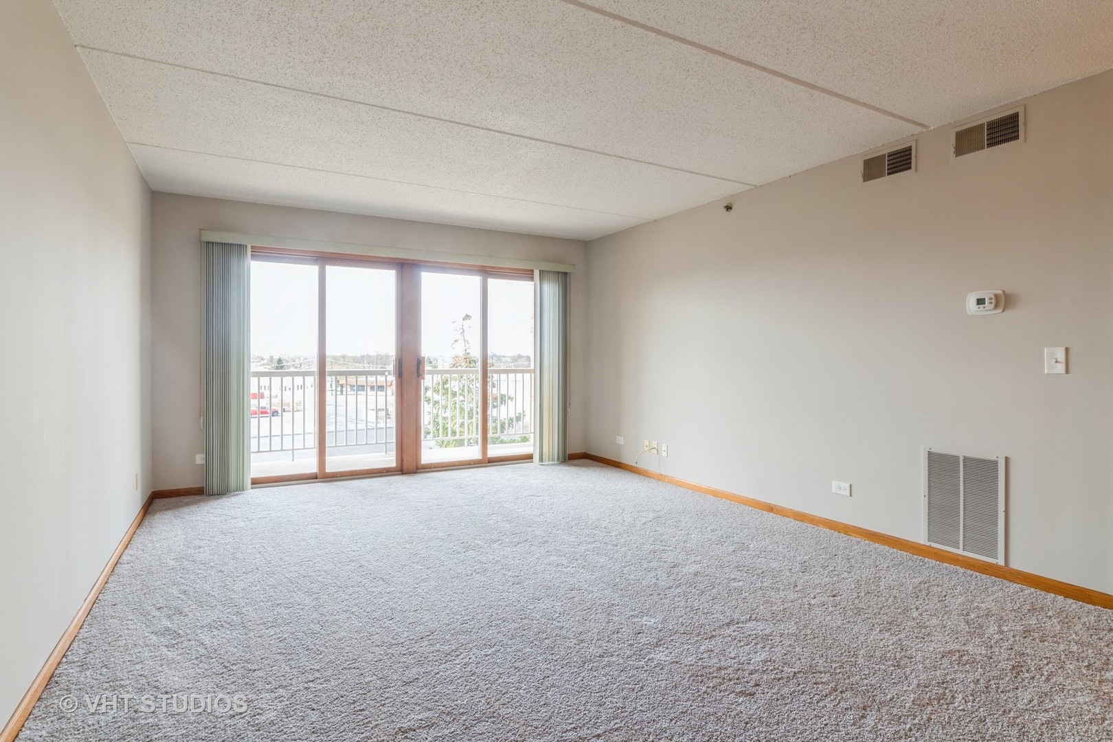 Homes for sale in Niles, IL | 7450 N Waukegan Rd #405, Niles, IL 60714 | MLS# 11373172