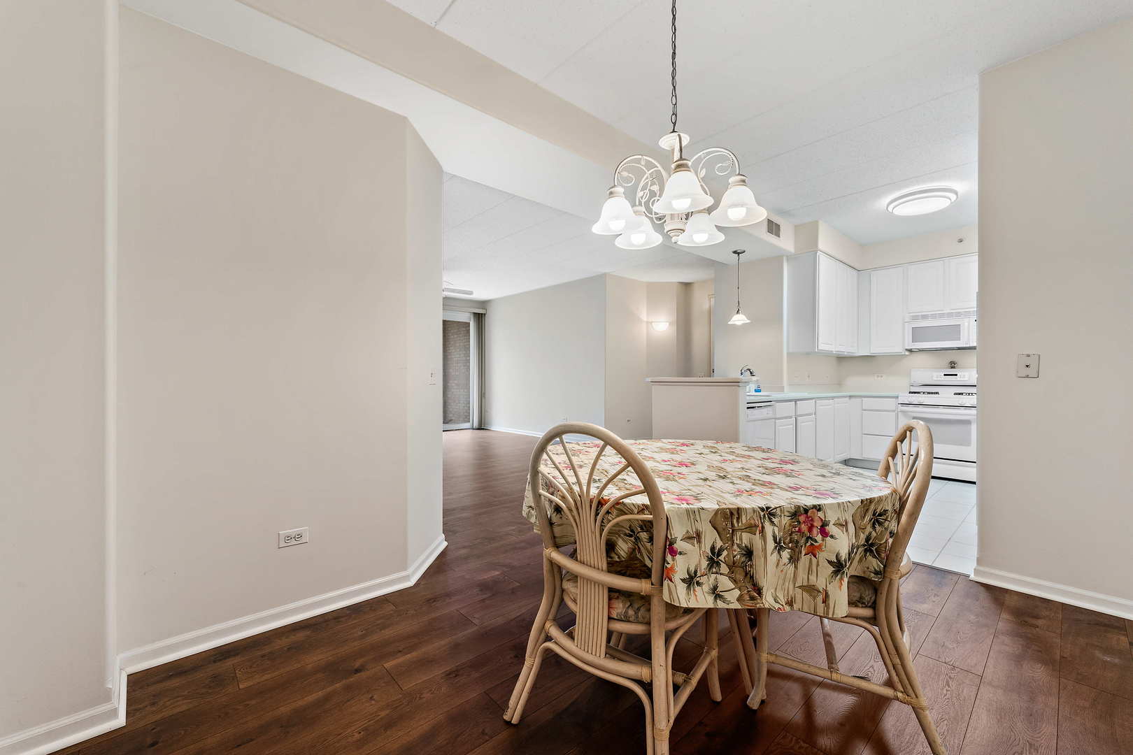 Homes for sale in Park Ridge, IL | 1731 Pavilion Way #205, Park Ridge, IL 60068 | MLS# 11396546