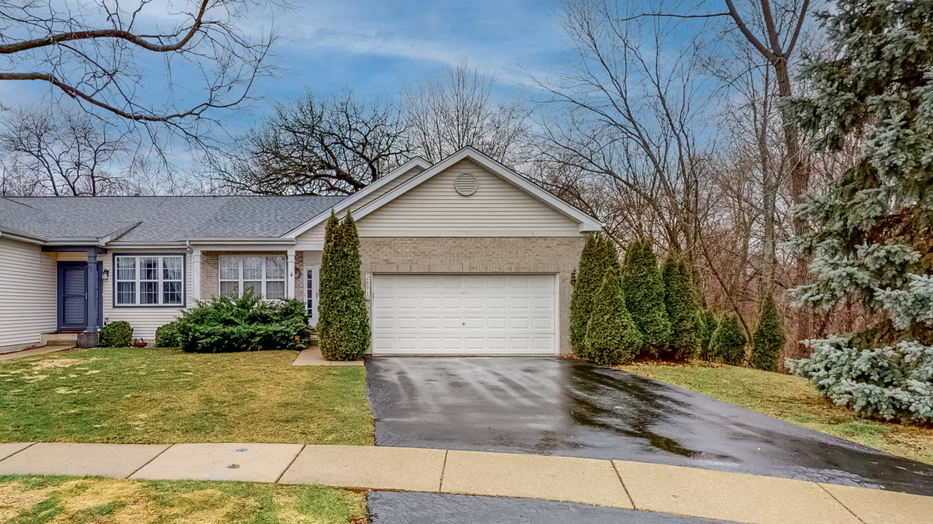 Homes for sale in Lakemoor, IL | 28910 Bayberry Ct, Lakemoor, IL 60051 | MLS# 11425149