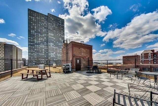 3rd image of 700 W Bittersweet Pl #507, Chicago, IL 60613 | MLS# 11463787