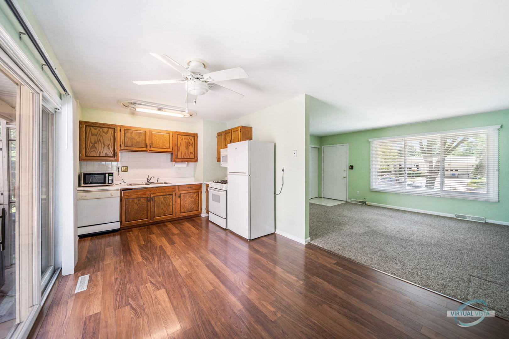 3rd image of 1820 Forrest Blvd, Saint Charles, IL 60174 | MLS# 11471152