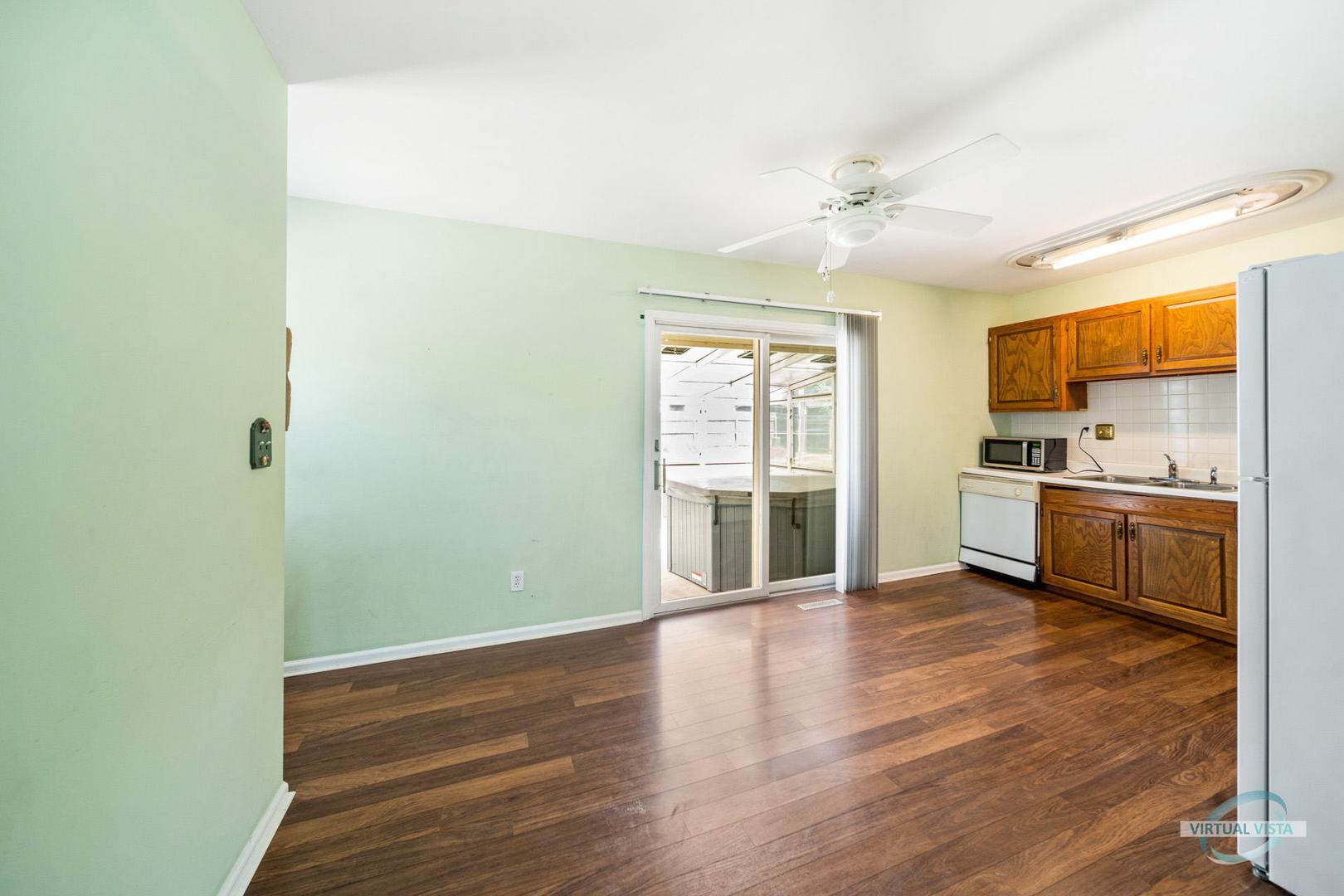 4th image of 1820 Forrest Blvd, Saint Charles, IL 60174 | MLS# 11471152