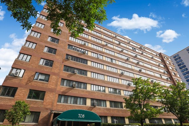 2nd image of 700 W Bittersweet Pl #1001, Chicago, IL 60613 | MLS# 11475603