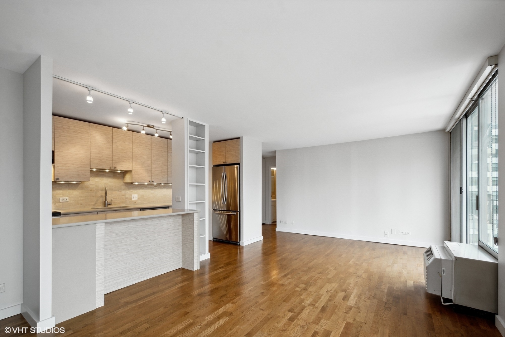 3rd image of 71 E Division St #1702, Chicago, IL 60610 | MLS# 11618191