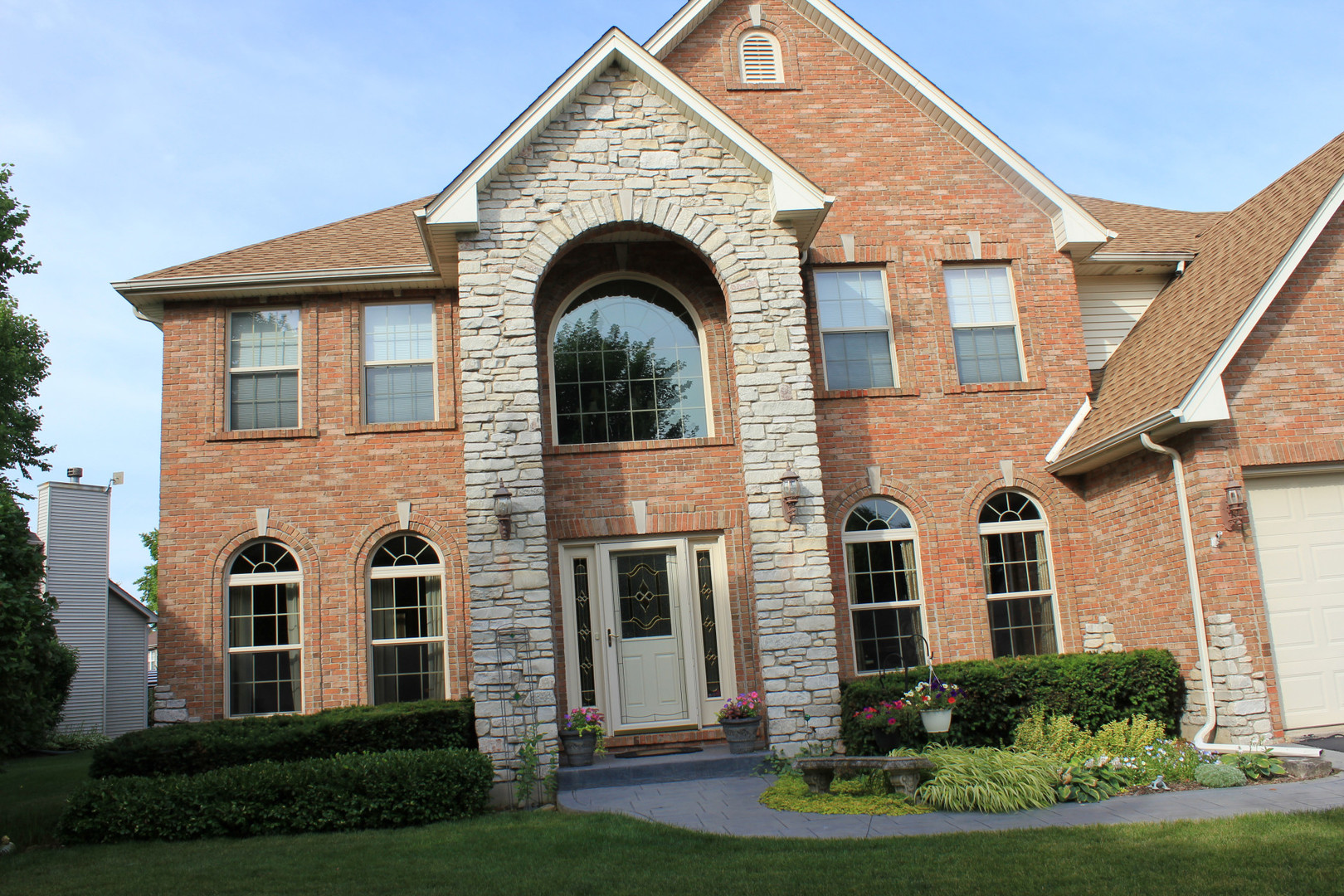 Homes for sale in Oswego, IL | 420 Bayberry Dr, Oswego, IL 60543 | MLS# 11657447