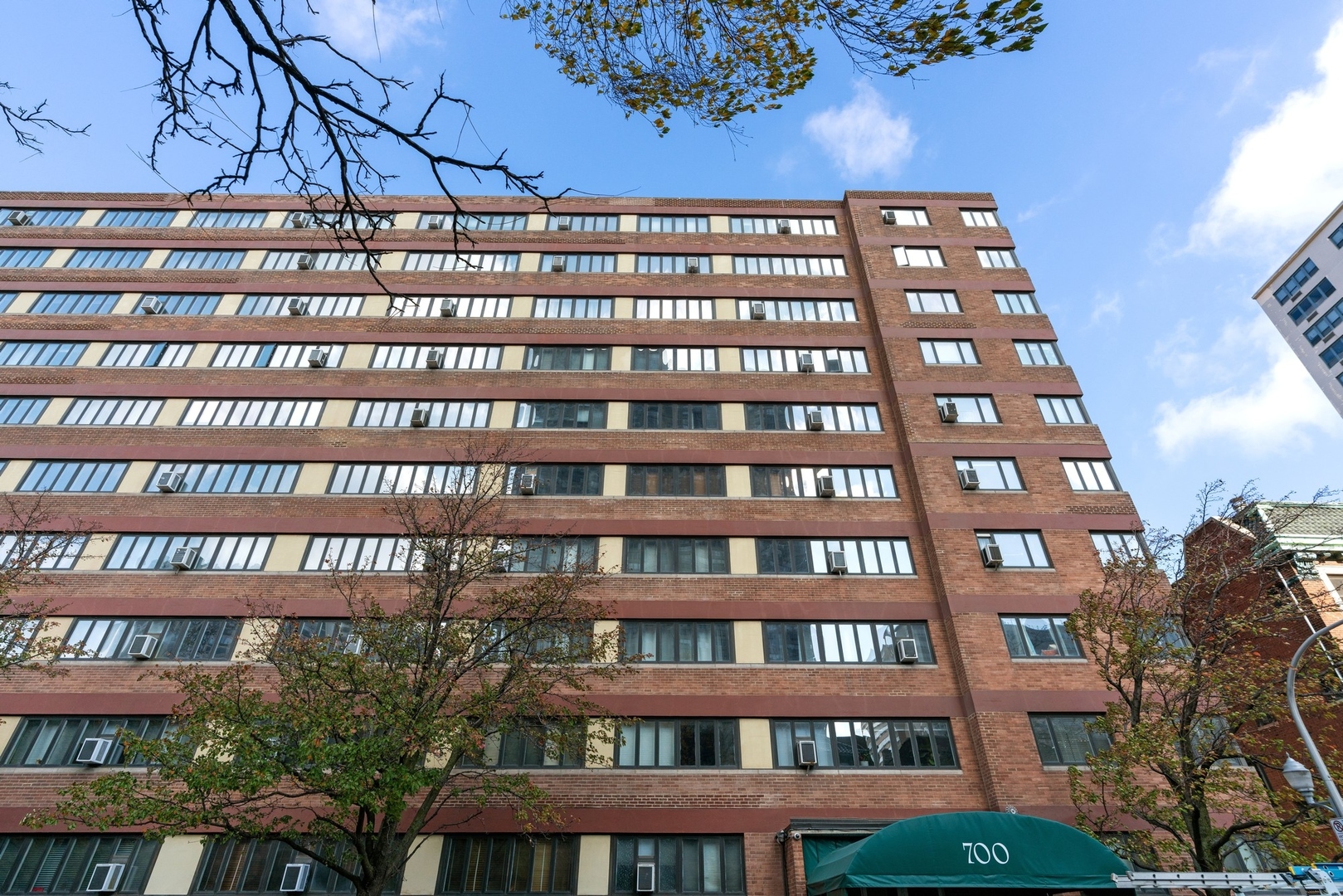 1st image of 700 W Bittersweet Pl #607, Chicago, IL 60613 | MLS# 11676797