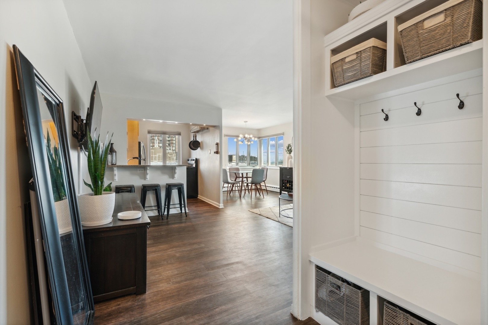 2nd image of 700 W Bittersweet Pl #607, Chicago, IL 60613 | MLS# 11676797