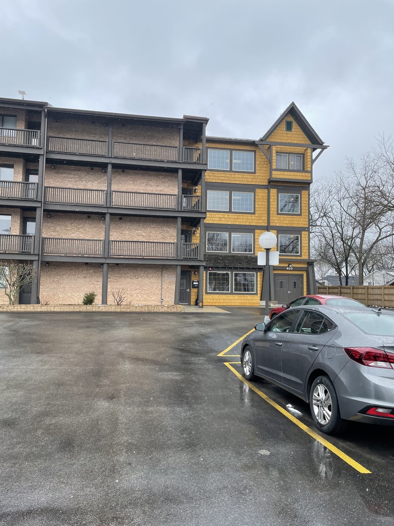 Homes for sale in Wauconda, IL | 450 N Main St #S306A, Wauconda, IL 60084 | MLS# 11736353