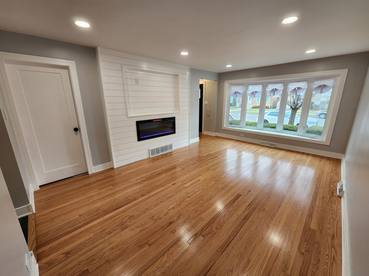 Homes for sale in Chicago, IL | 5850 S Narragansett Ave, Chicago, IL 60638 | MLS# 11756848