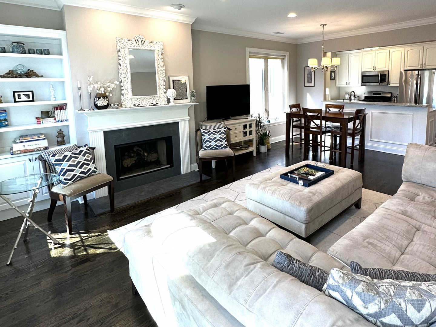 Homes for sale in Chicago, IL | 2708 N Greenview Ave #3S, Chicago, IL 60614 | MLS# 11763674