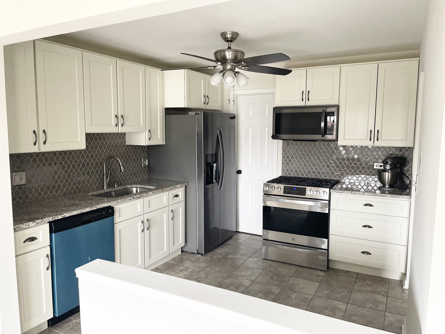 Homes for sale in Naperville, IL | 2105 Lancaster Cir #202B, Naperville, IL 60565 | MLS# 11775453