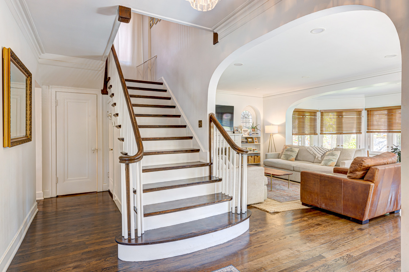 Homes for sale in Oak Park, IL | 843 N Oak Park Ave, Oak Park, IL 60302 | MLS# 11783835