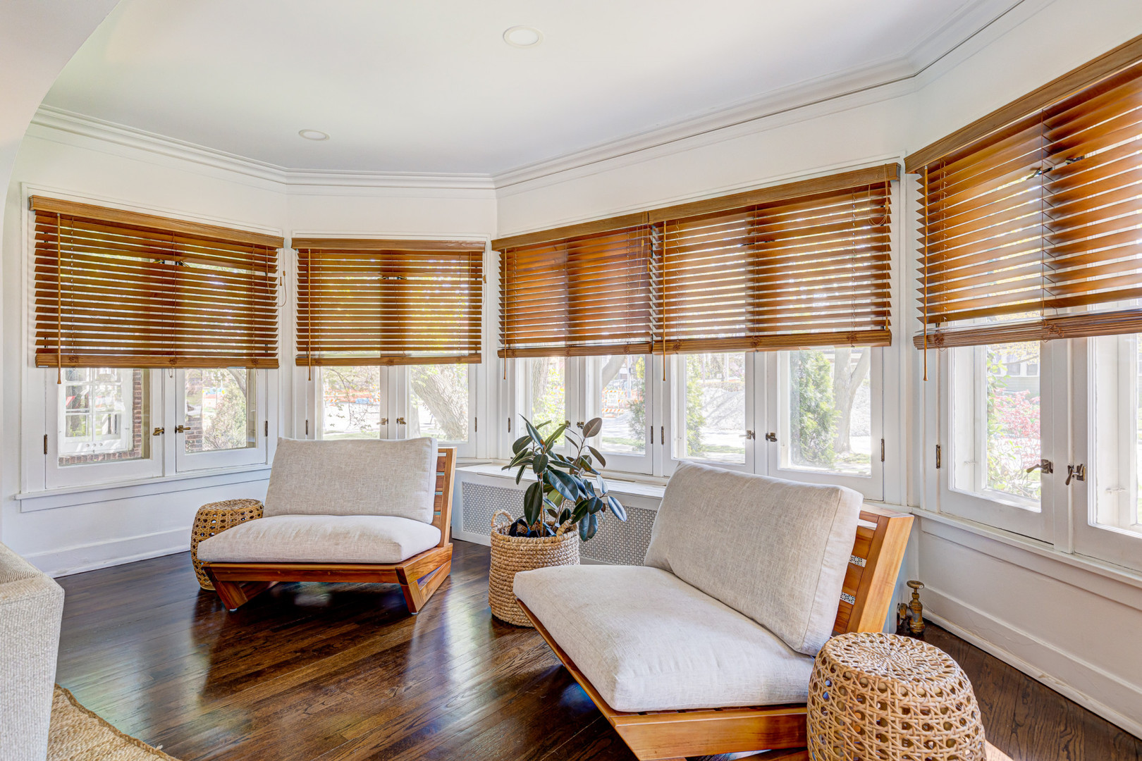 Homes for sale in Oak Park, IL | 843 N Oak Park Ave, Oak Park, IL 60302 | MLS# 11783835