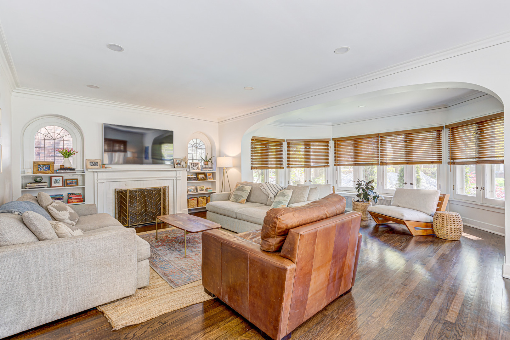 Homes for sale in Oak Park, IL | 843 N Oak Park Ave, Oak Park, IL 60302 | MLS# 11783835