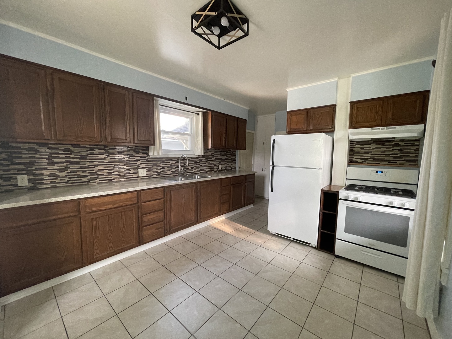 Homes for sale in Spring Valley, IL | 210 E Dakota St, Spring Valley, IL 61362 | MLS# 11788452