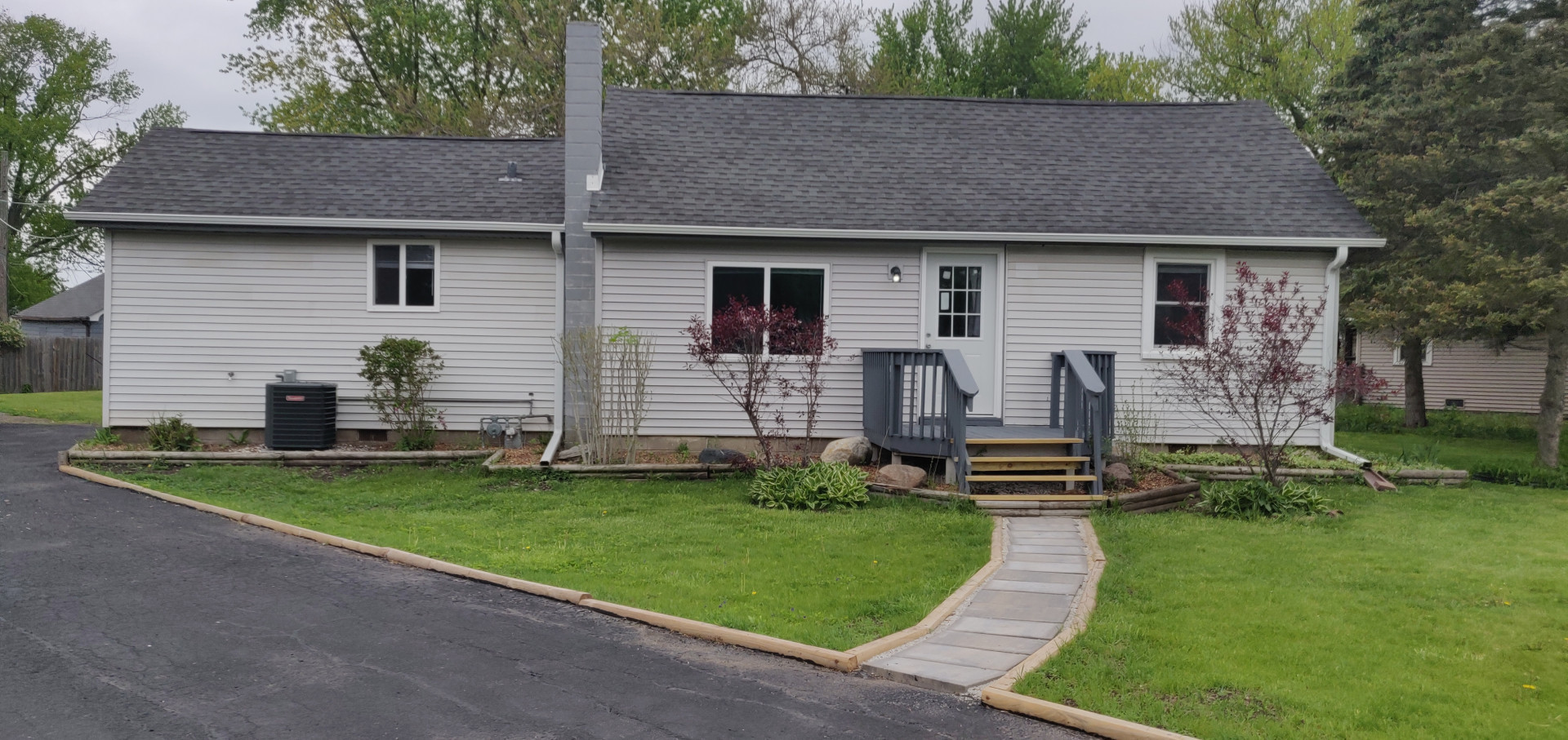 Homes for sale in Antioch, IL | 42380 N Lake Dr, Antioch, IL 60002 | MLS# 11788513