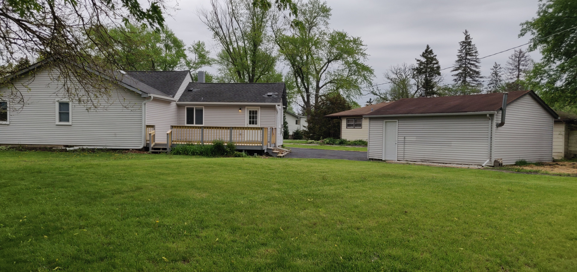 Homes for sale in Antioch, IL | 42380 N Lake Dr, Antioch, IL 60002 | MLS# 11788513